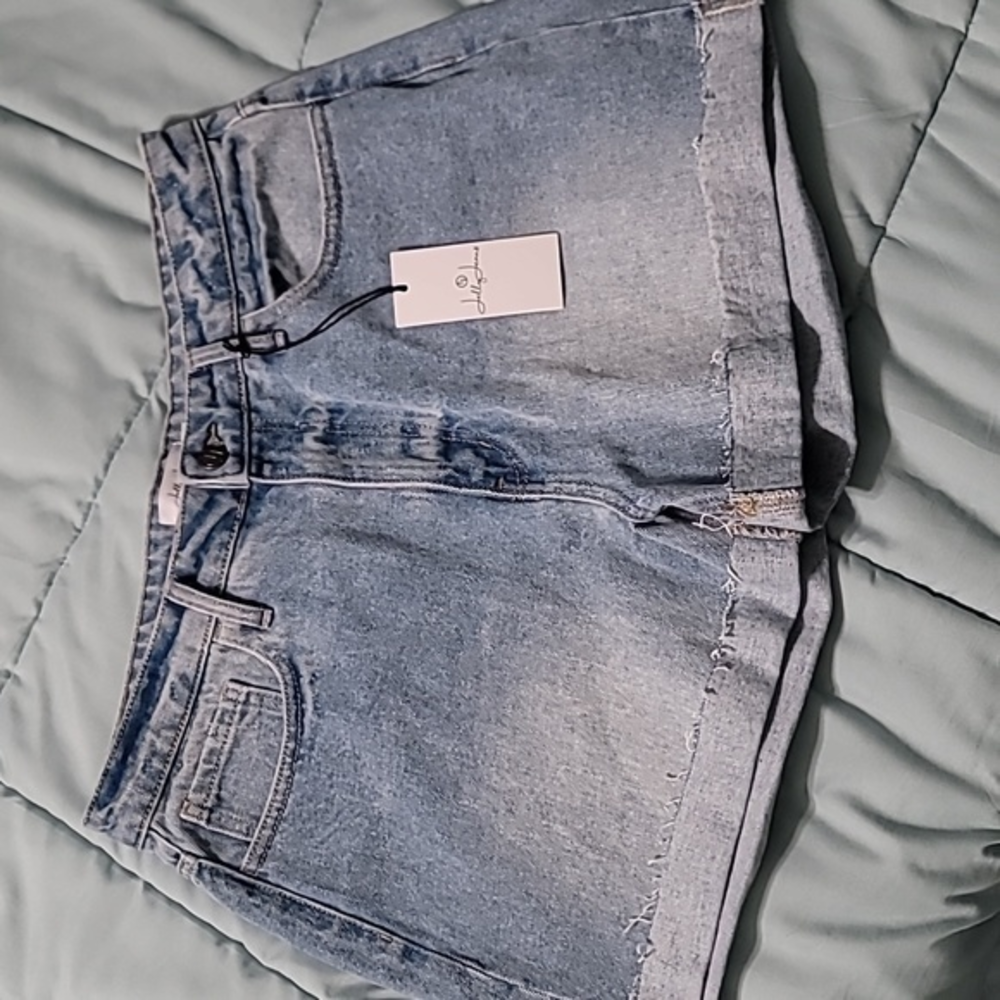 Jelly Jeans Cropped Distressed Shorts Women's XL NWT.